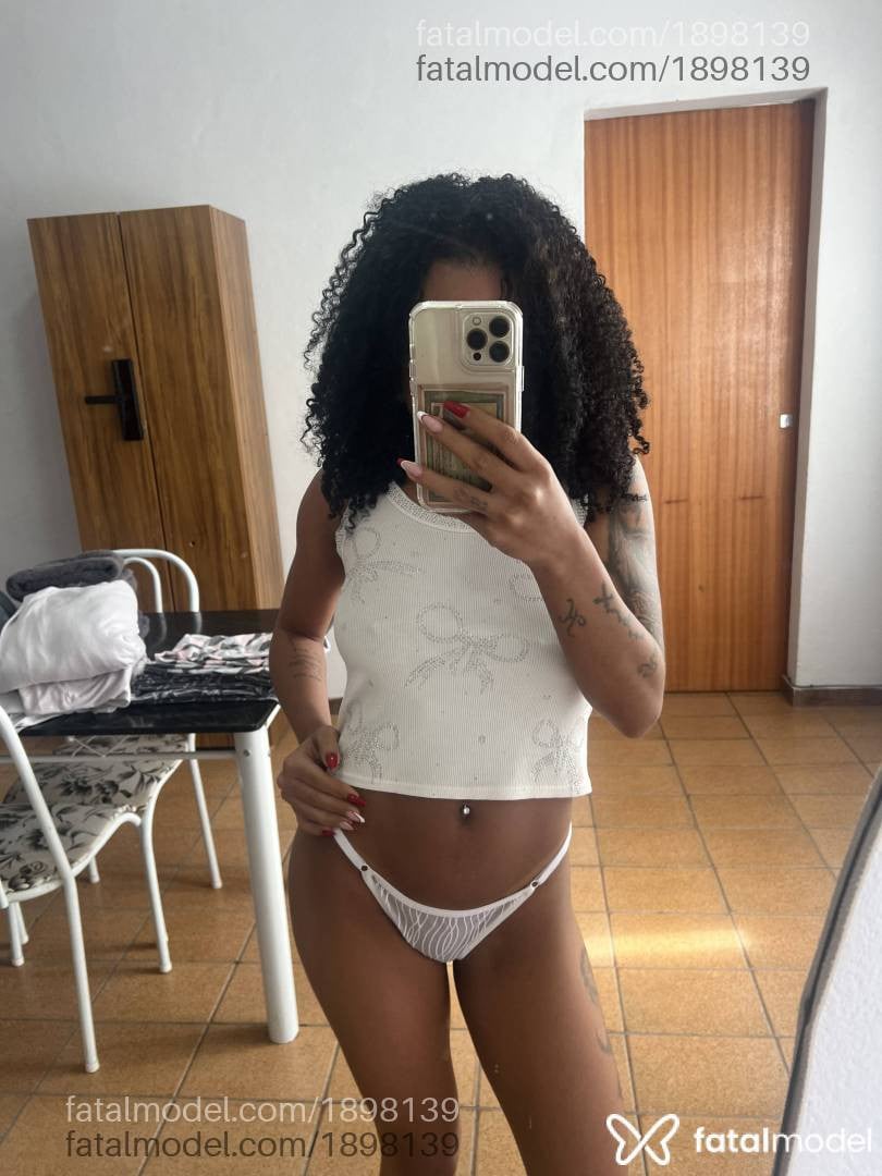 Acompanhante mulher morena (o) de olhos castanhos - Mel Vitória