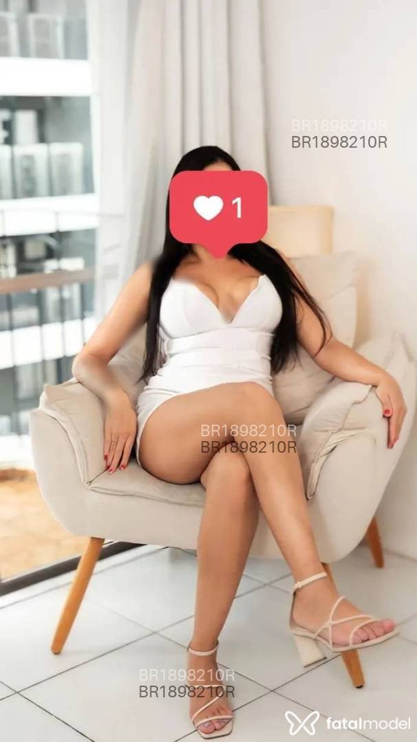 Acompanhante mulher com cabelo castanho de olhos mel em São Paulo Acompanhante mulher com cabelo castanho de olhos mel em São Paulo - Juliah limma