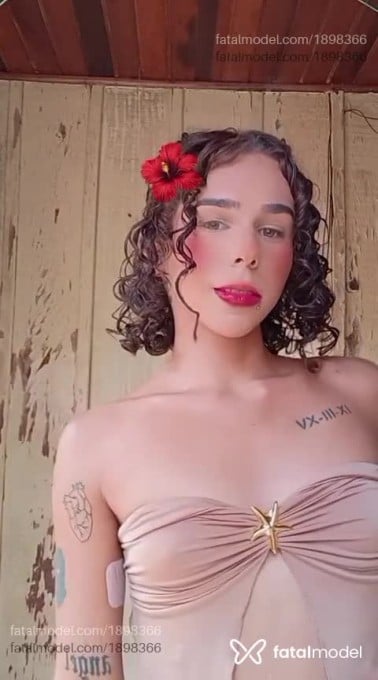 Acompanhante mulher trans morena (o) de olhos verdes - Aghata Acompanhante mulher trans morena (o) de olhos verdes - Aghata