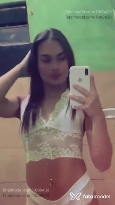 Acompanhante mulher trans ruiva (o) de olhos castanhos em Resende - Mickaela