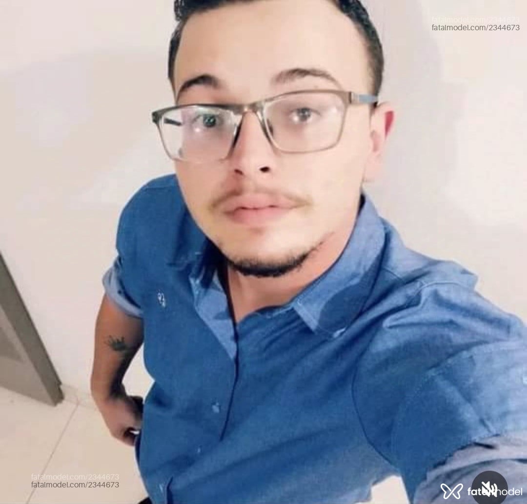 Acompanhante homem loira (o) de olhos azuis em Itaúna - Alemão