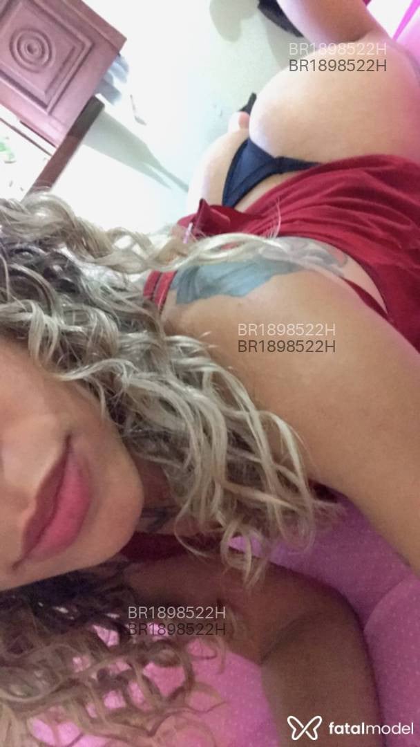 Acompanhante mulher loira (o) de olhos castanhos em Virtual - Gabriela Sabino