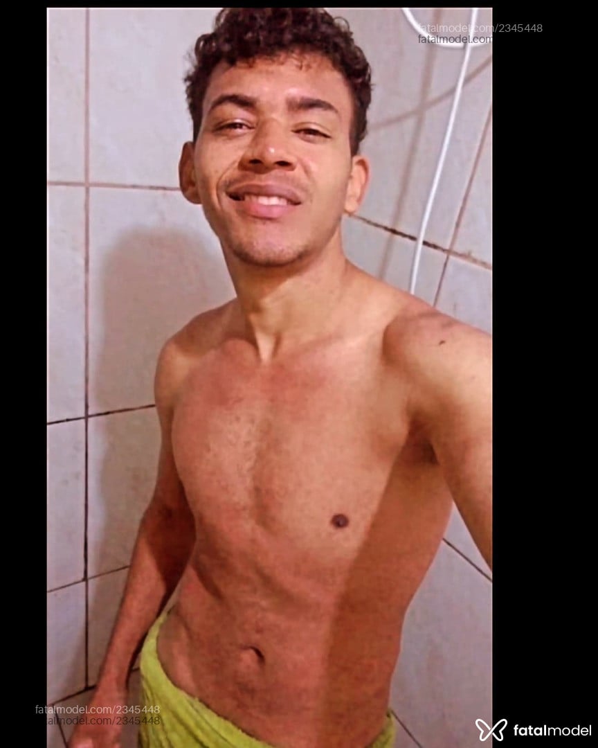 Acompanhante homem com cabelo grisalho de olhos castanhos em Chapecó - Rafael