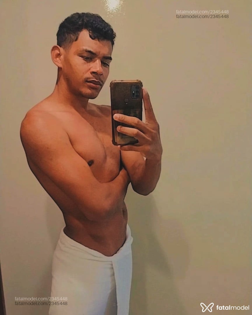 Acompanhante homem com cabelo grisalho de olhos castanhos em Chapecó - Rafael
