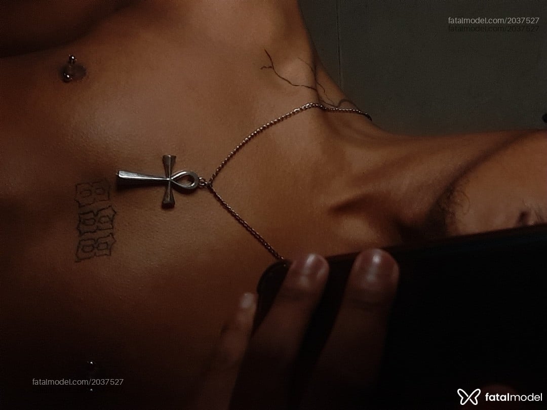 Acompanhante homem morena (o) de olhos pretos - Pedro