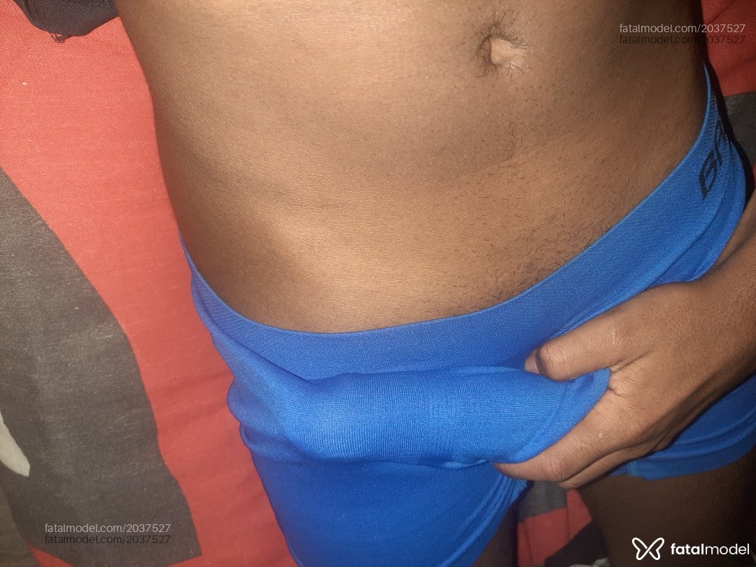 Acompanhante homem morena (o) de olhos pretos - Pedro