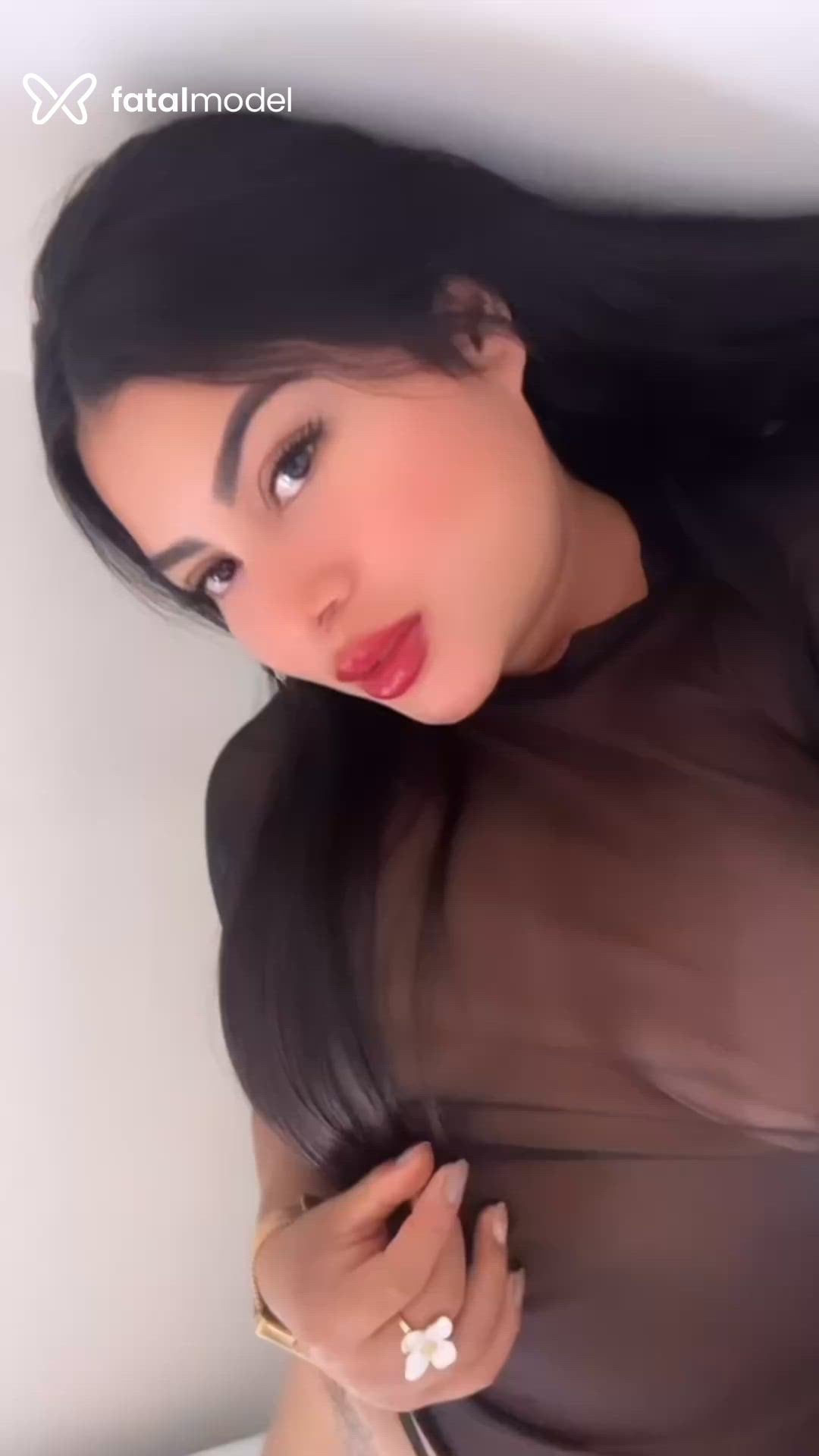 Acompanhante mulher morena (o) de olhos pretos - Melissa
