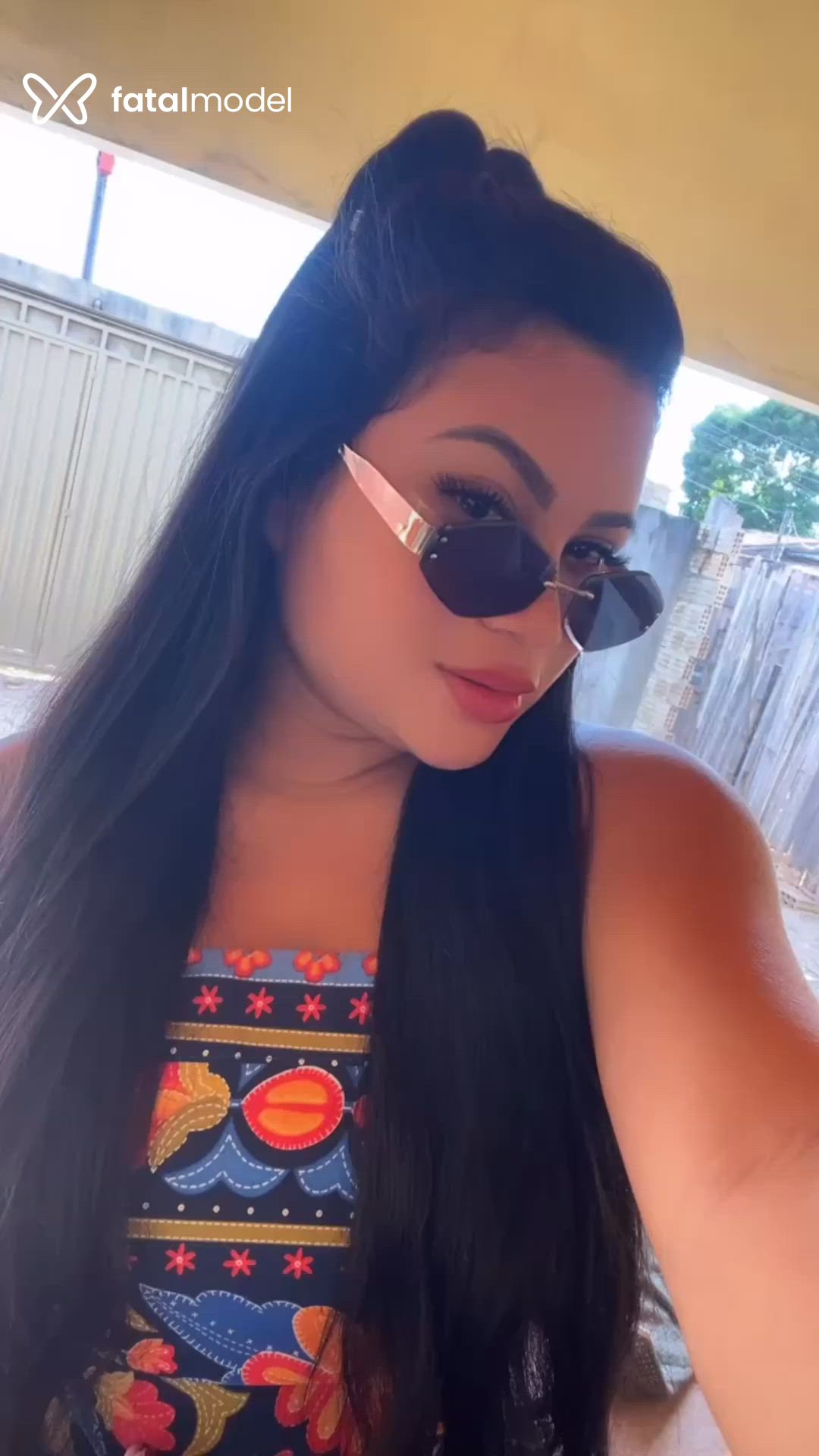 Acompanhante mulher morena (o) de olhos pretos - Melissa