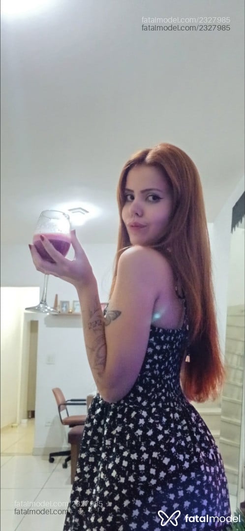 Acompanhante mulher ruiva (o) de olhos castanhos - Redfoxx