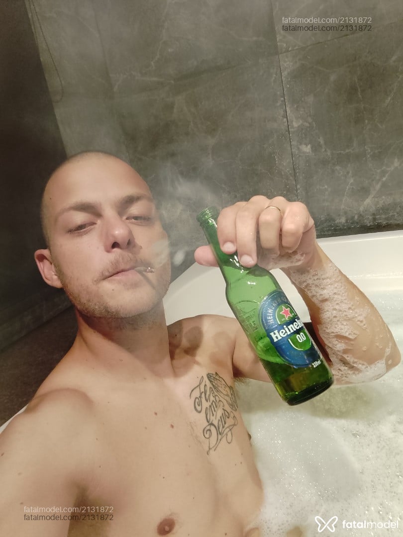 Acompanhante homem loira (o) de olhos castanhos em Pelotas Acompanhante homem loira (o) de olhos castanhos em Pelotas - Alemão