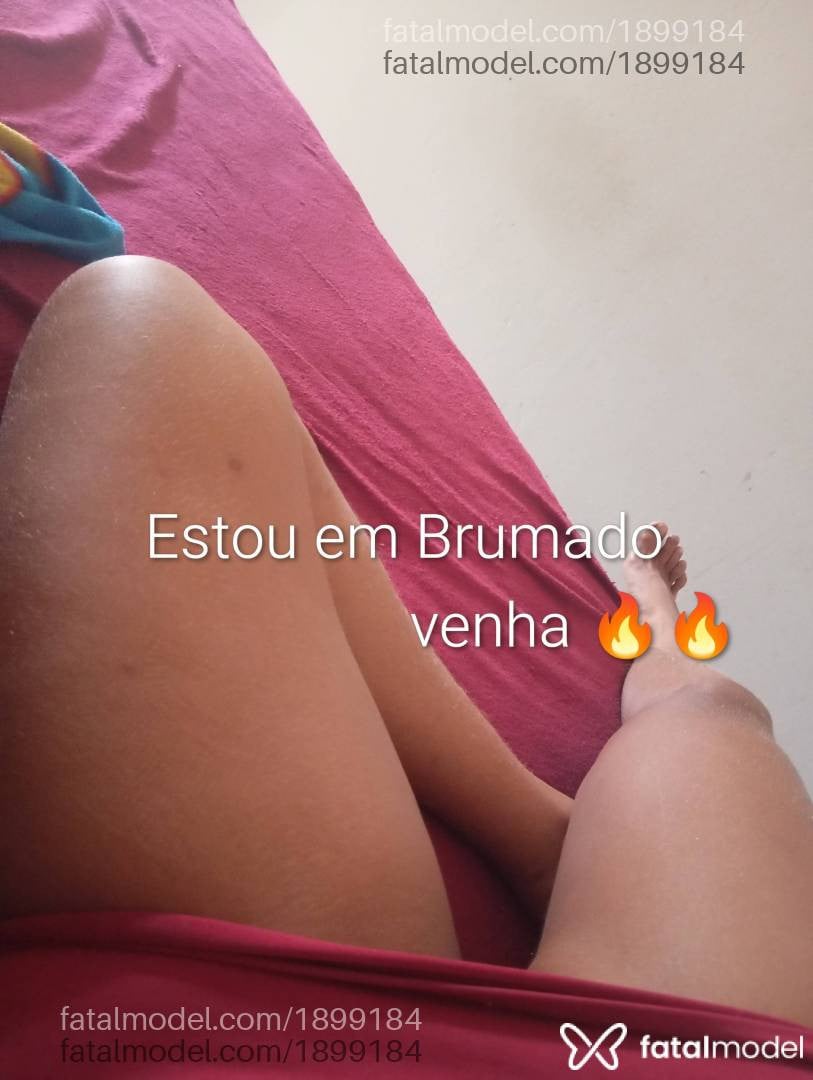 Acompanhante mulher trans com cabelo castanho de olhos mel - Rayka
