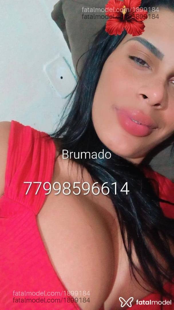 Acompanhante mulher trans com cabelo castanho de olhos mel em Brumado - Rayka