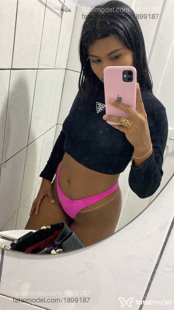 Acompanhante mulher morena (o) de olhos pretos em Manaus - Barcellos