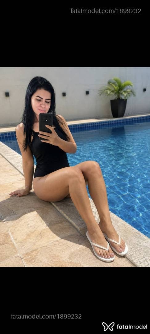 Acompanhante mulher com cabelo castanho de olhos castanhos - Mel