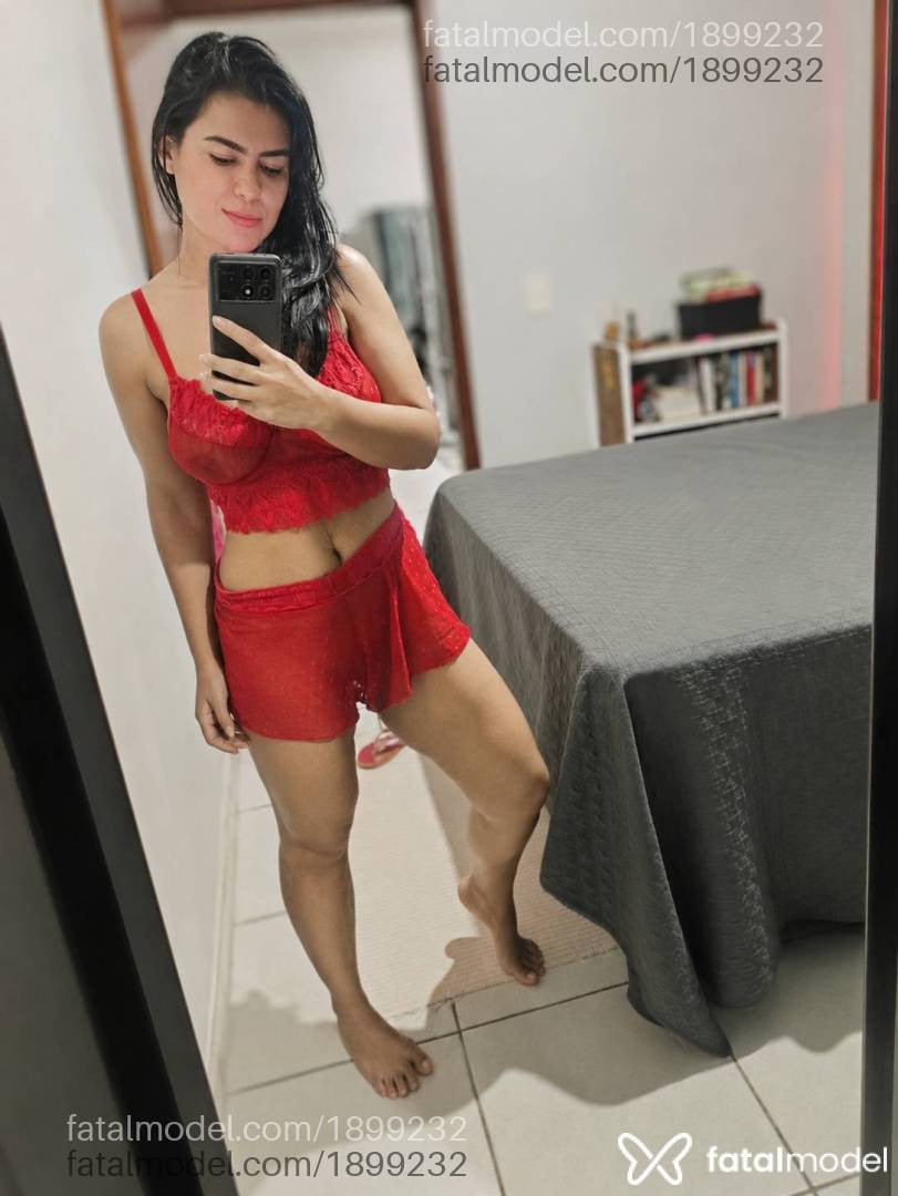 Acompanhante mulher com cabelo castanho de olhos castanhos - Mel