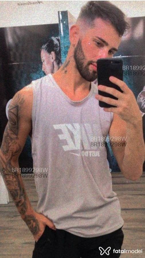 Acompanhante homem com cabelo castanho de olhos castanhos em Uruguaiana Acompanhante homem com cabelo castanho de olhos castanhos em Uruguaiana - Anthony Rodríguez