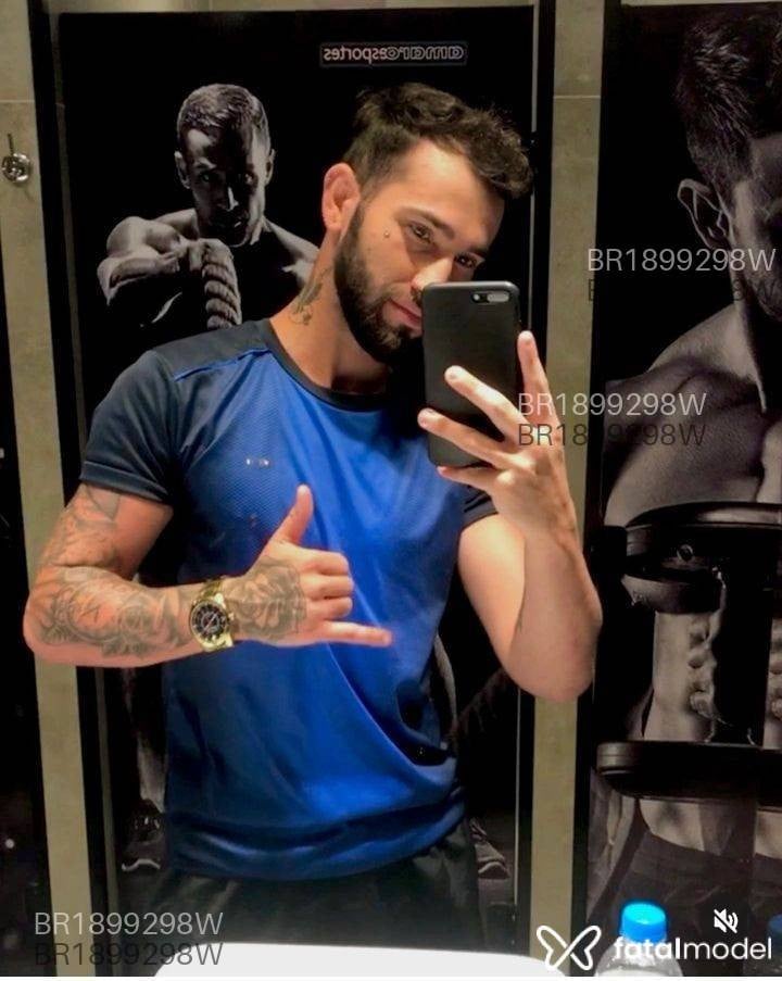 Acompanhante homem com cabelo castanho de olhos castanhos em Uruguaiana Acompanhante homem com cabelo castanho de olhos castanhos em Uruguaiana - Anthony Rodríguez