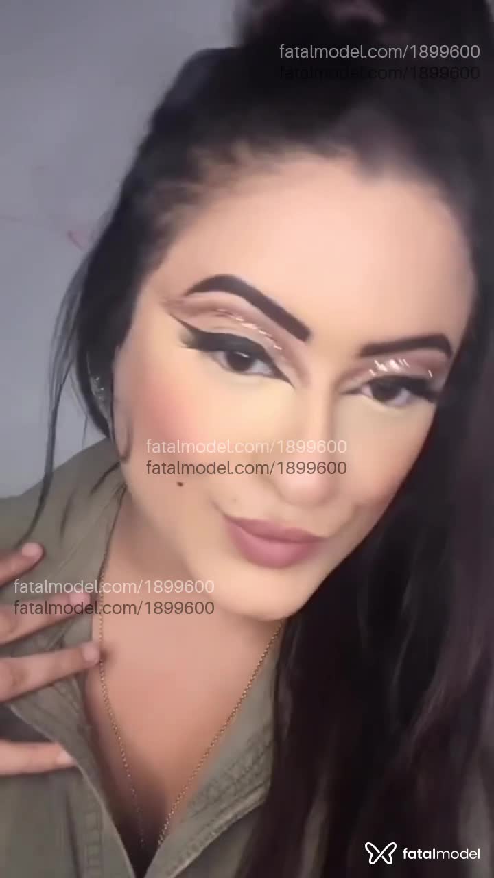 Acompanhante mulher com cabelo castanho de olhos castanhos em Virtual - Marrie