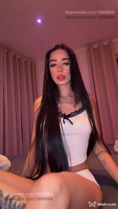 Acompanhante mulher com cabelo castanho de olhos castanhos em Virtual - Jheni