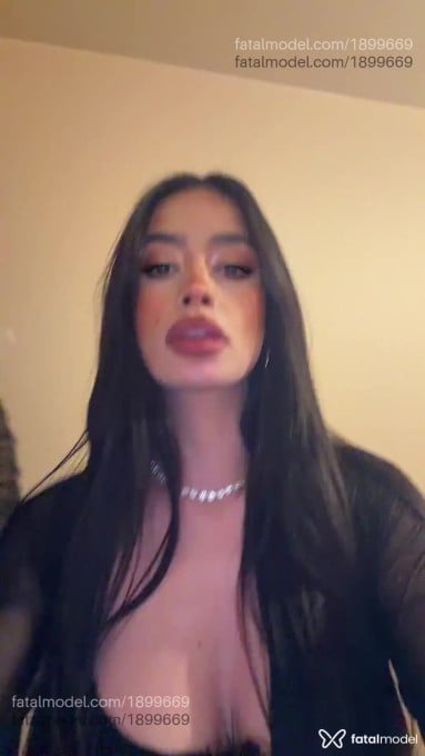 Acompanhante mulher com cabelo castanho de olhos castanhos em Virtual - Jheni