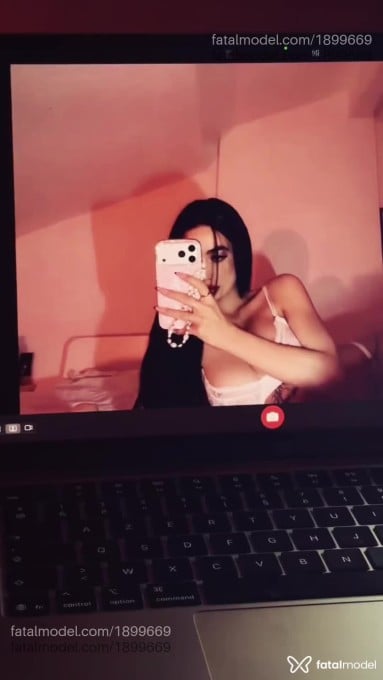 Acompanhante mulher com cabelo castanho de olhos castanhos em Virtual - Jheni