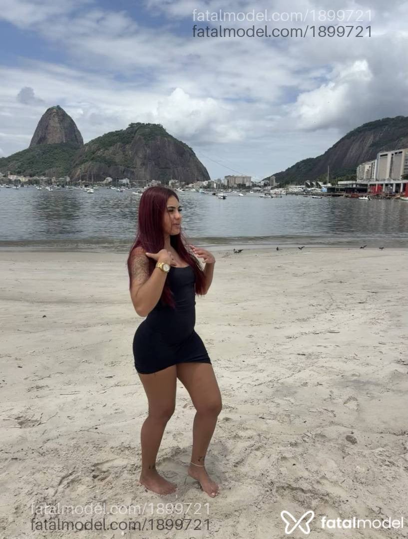 Acompanhante mulher ruiva (o) de olhos pretos - Gyovana