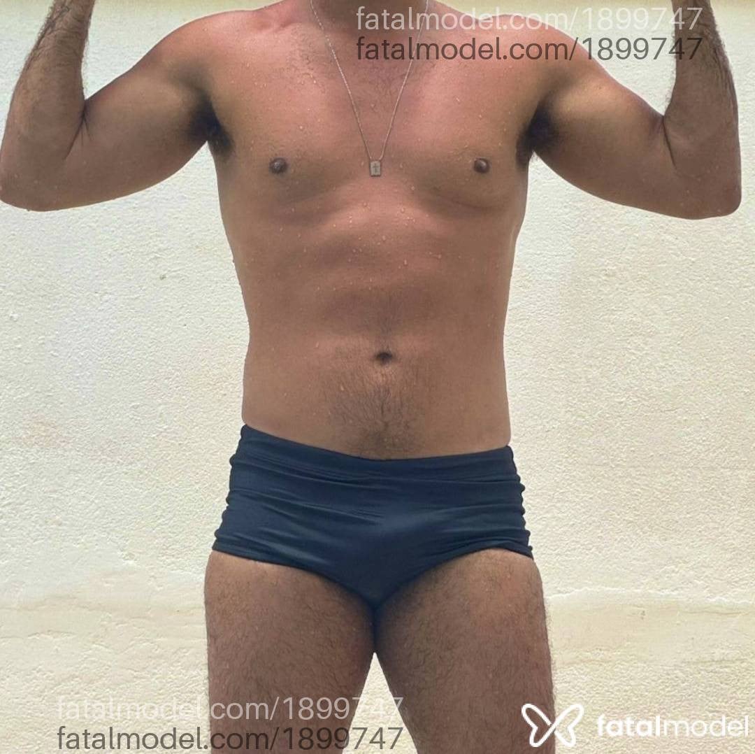 Acompanhante homem com cabelo grisalho de olhos castanhos - Dotdelicia