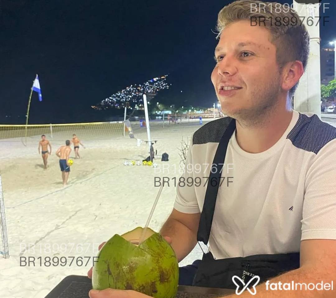 Acompanhante homem loira (o) de olhos castanhos em Porto Alegre - Bruno