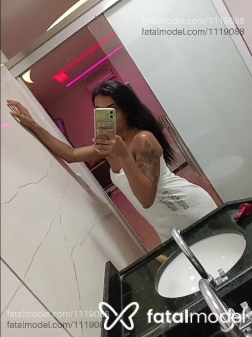 Acompanhante travesti morena (o) de olhos castanhos em Santarém Acompanhante travesti morena (o) de olhos castanhos em Santarém - Helen Sousa