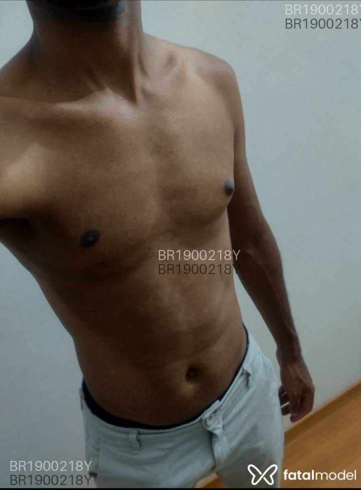 Acompanhante homem morena (o) de olhos pretos em Rio de Janeiro Acompanhante homem morena (o) de olhos pretos em Rio de Janeiro - Heitor