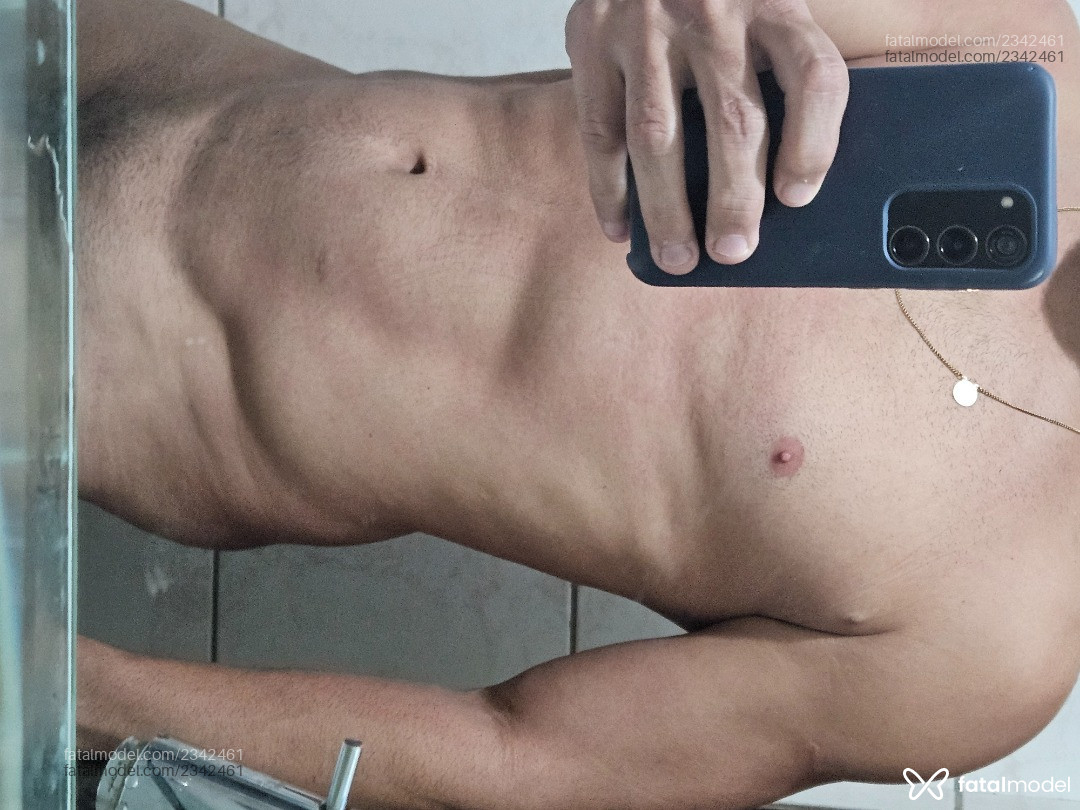 Acompanhante homem com cabelo castanho de olhos castanhos em Virtual - Juniorsurf