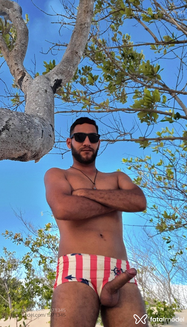 Acompanhante homem com cabelo castanho de olhos castanhos em Aquiraz Acompanhante homem com cabelo castanho de olhos castanhos em Aquiraz - GBfit