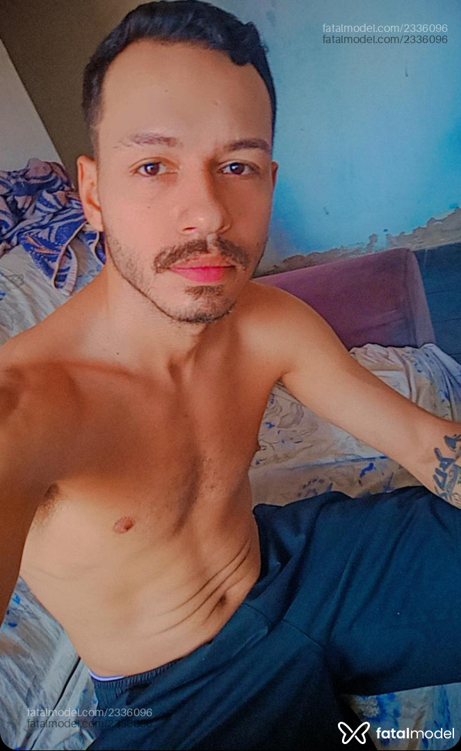 Acompanhante homem morena (o) de olhos castanhos em Maringá Acompanhante homem morena (o) de olhos castanhos em Maringá - Pedro