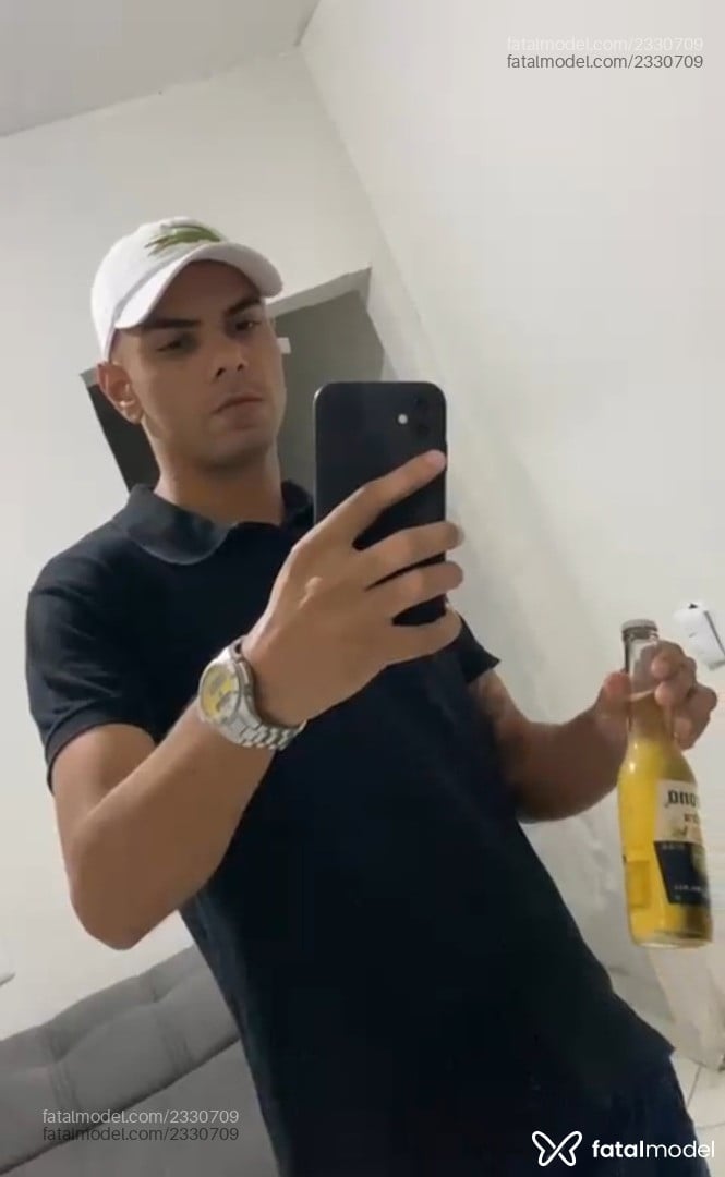Acompanhante homem morena (o) de olhos castanhos em São Paulo Acompanhante homem morena (o) de olhos castanhos em São Paulo - Lucas Corinthiano
