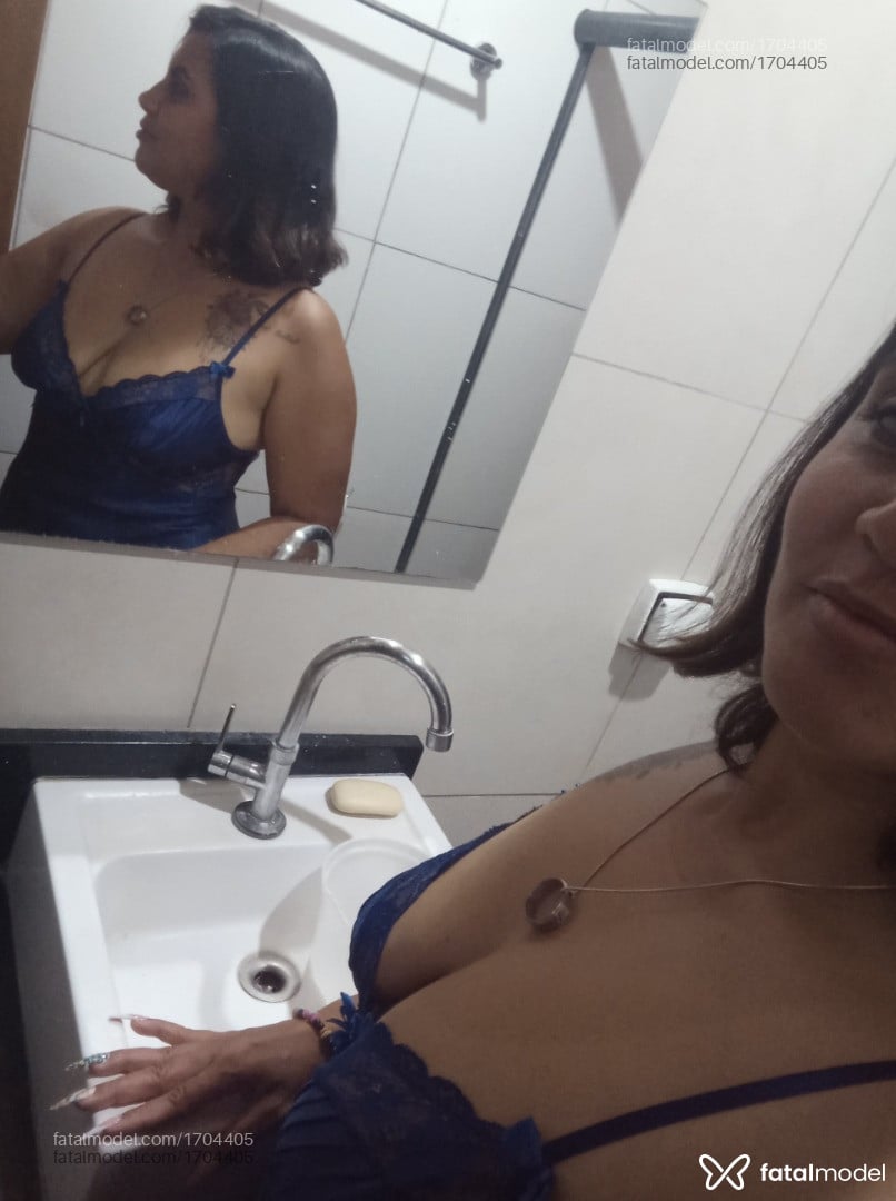 Acompanhante mulher com cabelo castanho de olhos castanhos em Virtual - Takyra