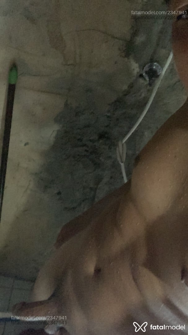 Acompanhante homem com cabelo castanho de olhos castanhos em Itajaí Acompanhante homem com cabelo castanho de olhos castanhos em Itajaí - Santos
