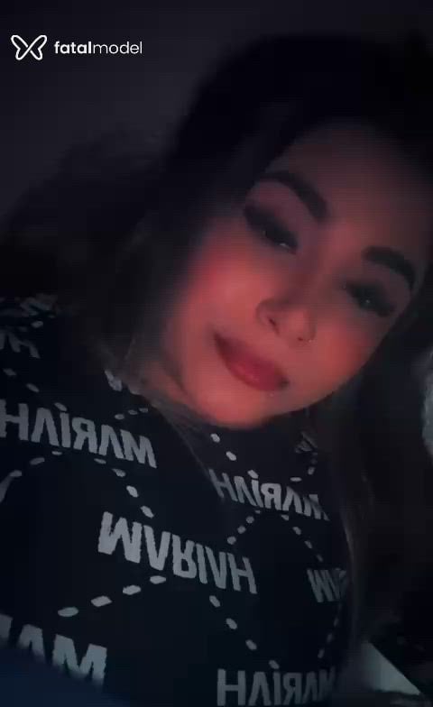Acompanhante mulher com cabelo castanho de olhos castanhos - Khalifa