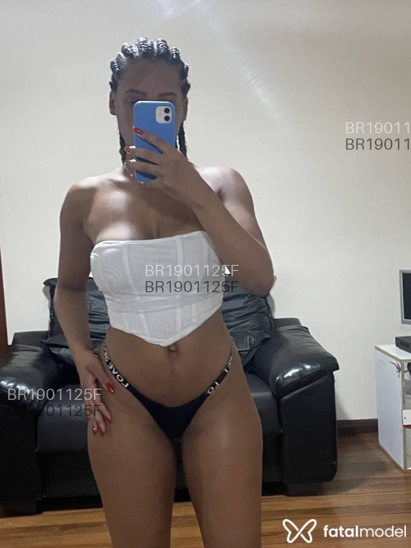 Acompanhante mulher com cabelo castanho de olhos castanhos em Sete Lagoas - Yara Patek