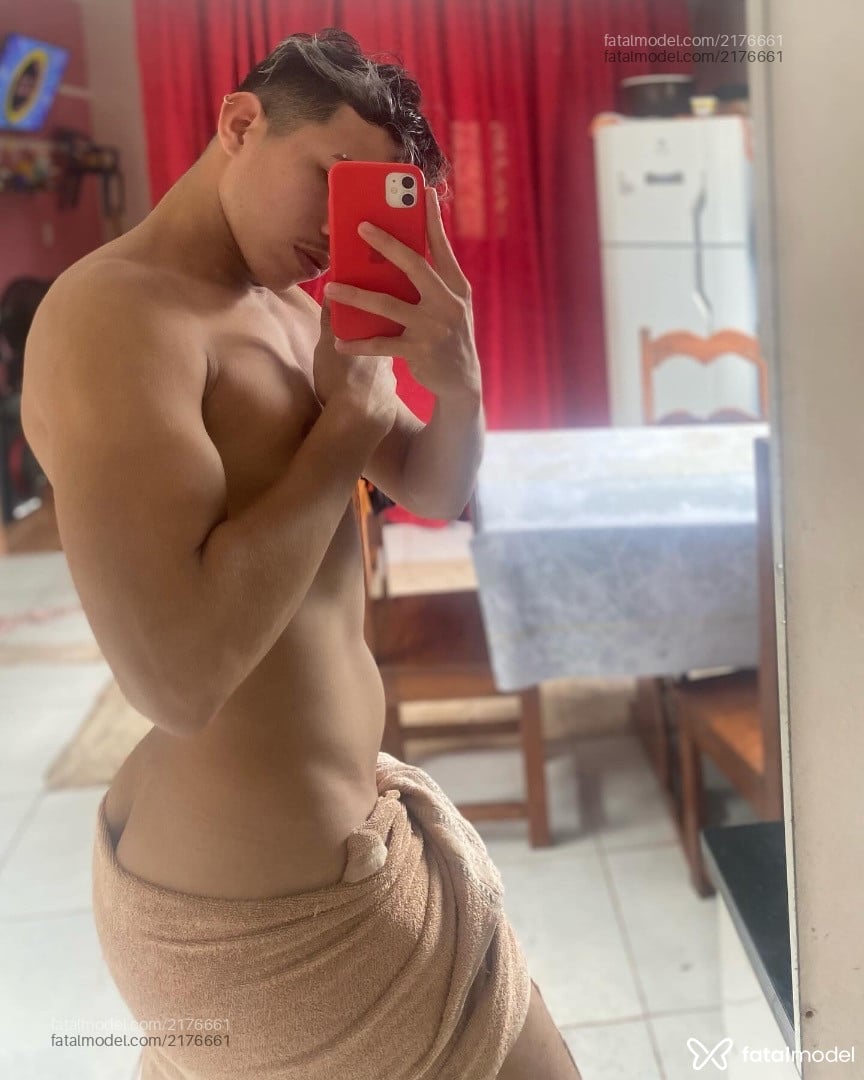 Acompanhante homem morena (o) de olhos castanhos em Belém Acompanhante homem morena (o) de olhos castanhos em Belém - Klayver