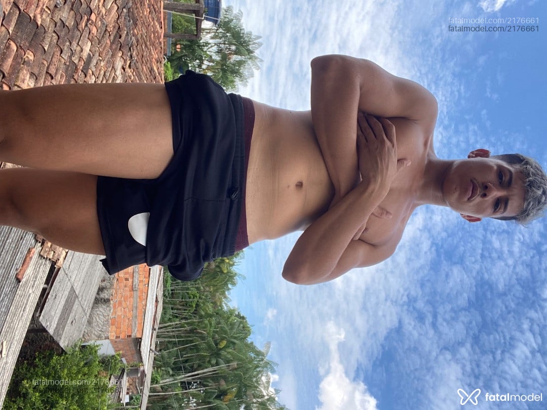 Acompanhante homem morena (o) de olhos castanhos em Belém Acompanhante homem morena (o) de olhos castanhos em Belém - Klayver