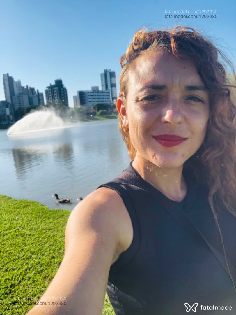 Acompanhante mulher com cabelo castanho de olhos castanhos em Rolim de Moura - Advogada