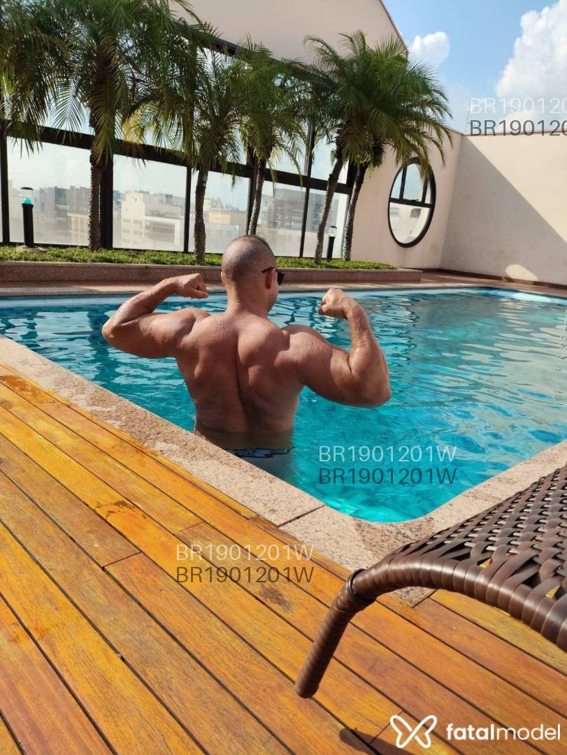Acompanhante homem morena (o) de olhos castanhos em Criciúma Acompanhante homem morena (o) de olhos castanhos em Criciúma - Murilo
