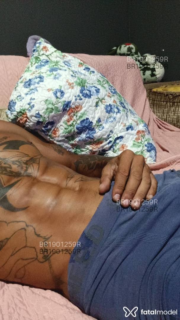 Acompanhante homem morena (o) de olhos castanhos em Guapiaçu - Magrello