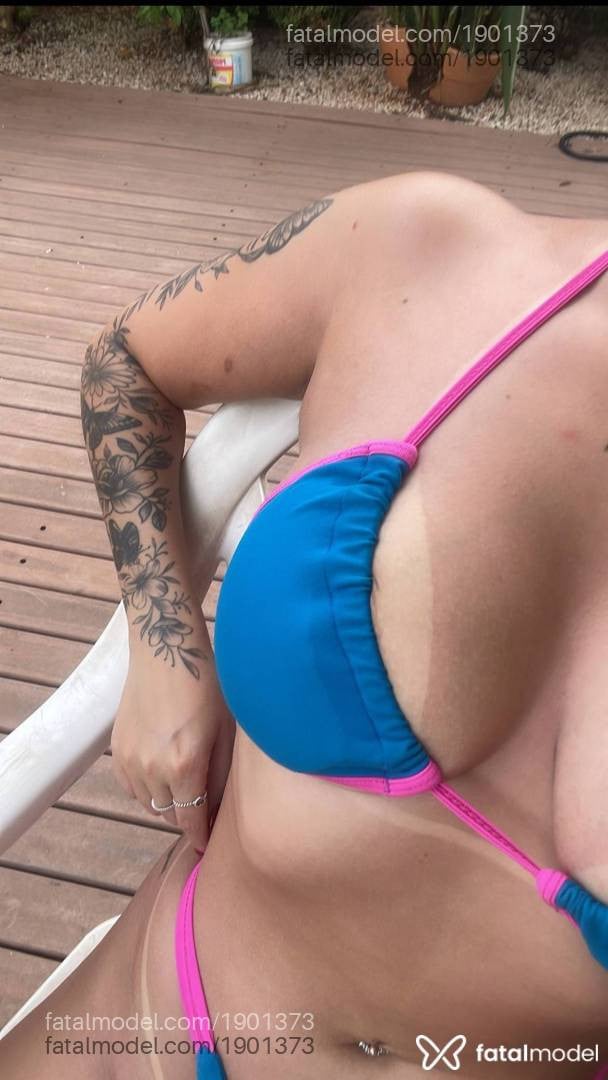 Acompanhante mulher com cabelo castanho de olhos verdes em Foz do Iguaçu - Julia Perez