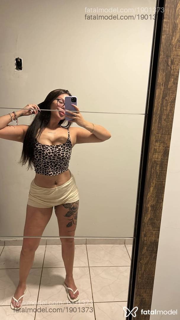 Acompanhante mulher com cabelo castanho de olhos verdes em Foz do Iguaçu - Julia Perez