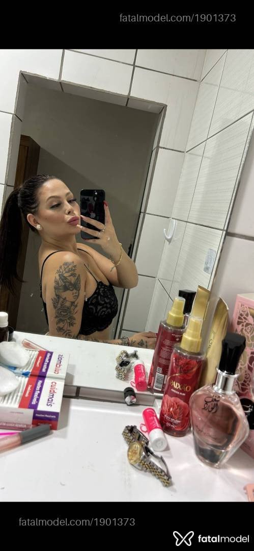 Acompanhante mulher com cabelo castanho de olhos verdes em Foz do Iguaçu - Julia Perez