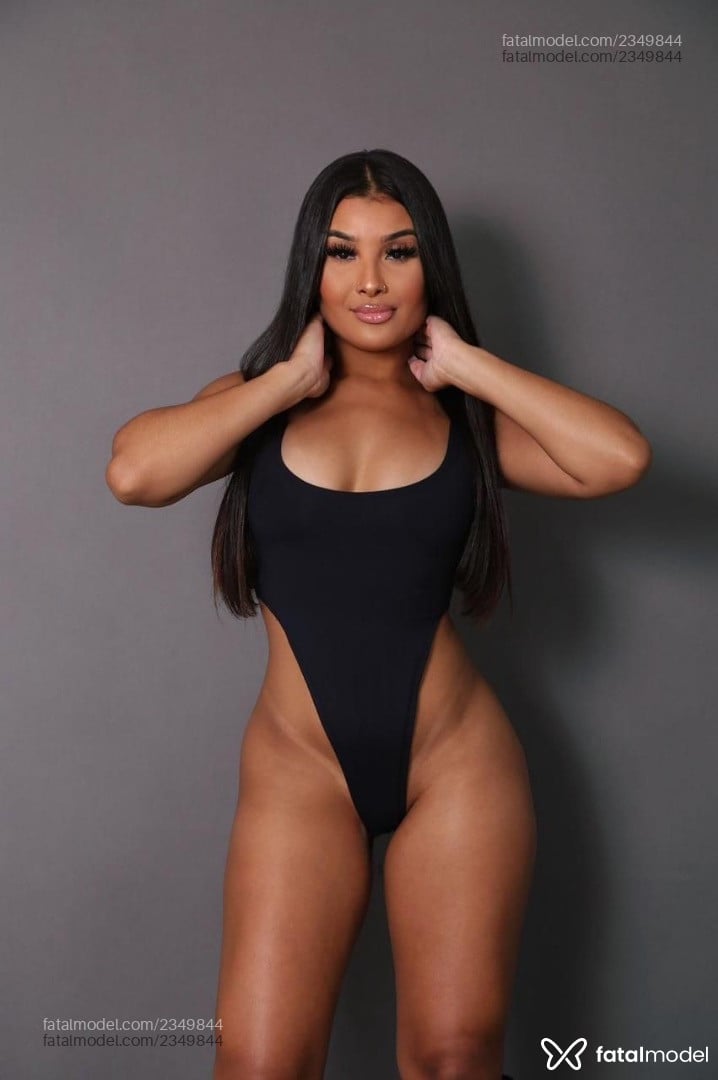 Acompanhante mulher com cabelo castanho de olhos castanhos em São Paulo - Maya Rodrigues