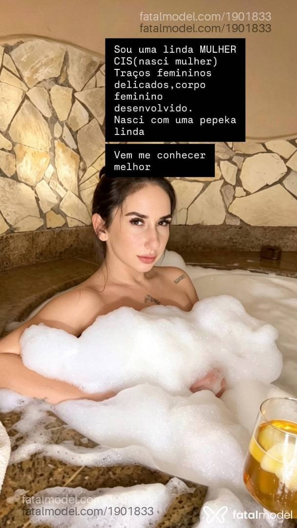 Acompanhante mulher morena (o) de olhos castanhos - Adryelle Savoy