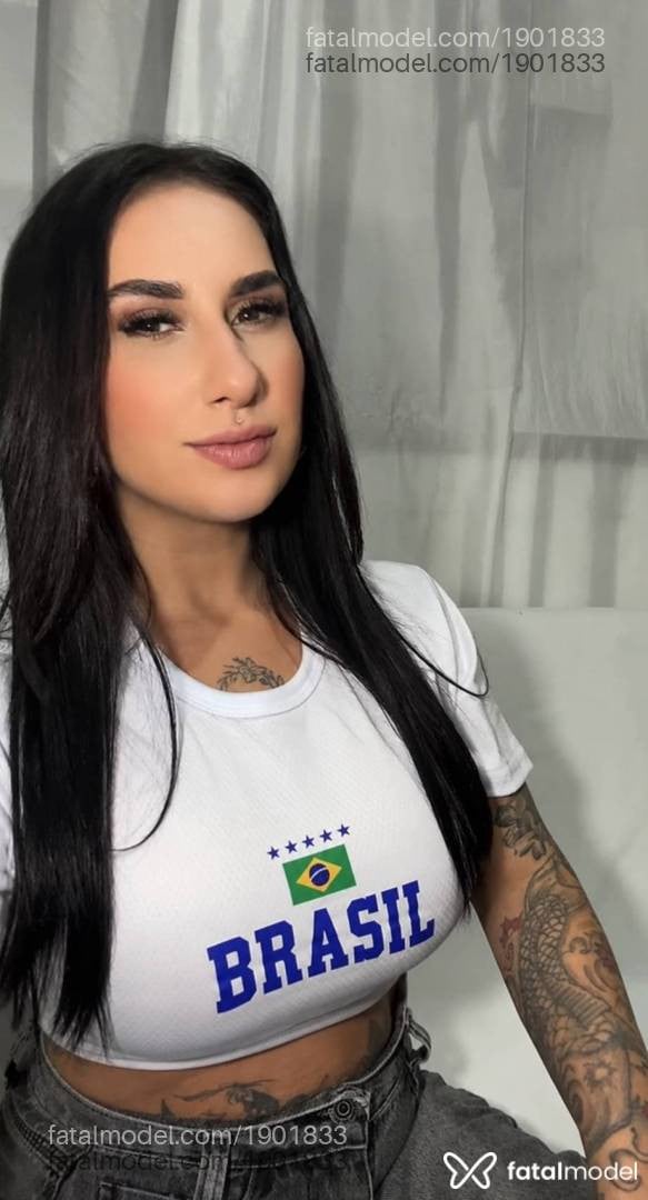 Acompanhante mulher morena (o) de olhos castanhos - Adryelle Savoy