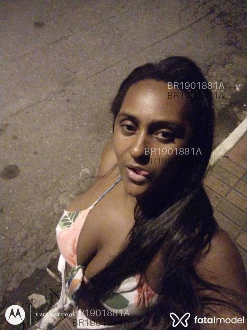 Acompanhante mulher com cabelo castanho de olhos castanhos - Márcia Acompanhante mulher com cabelo castanho de olhos castanhos - Márcia
